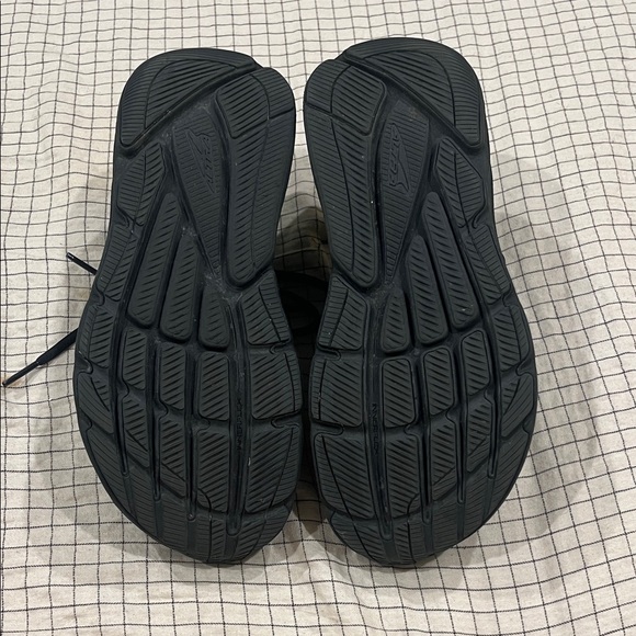 Altra Via Olympus - Picture 7 of 7